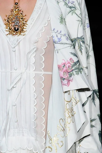 Look 53